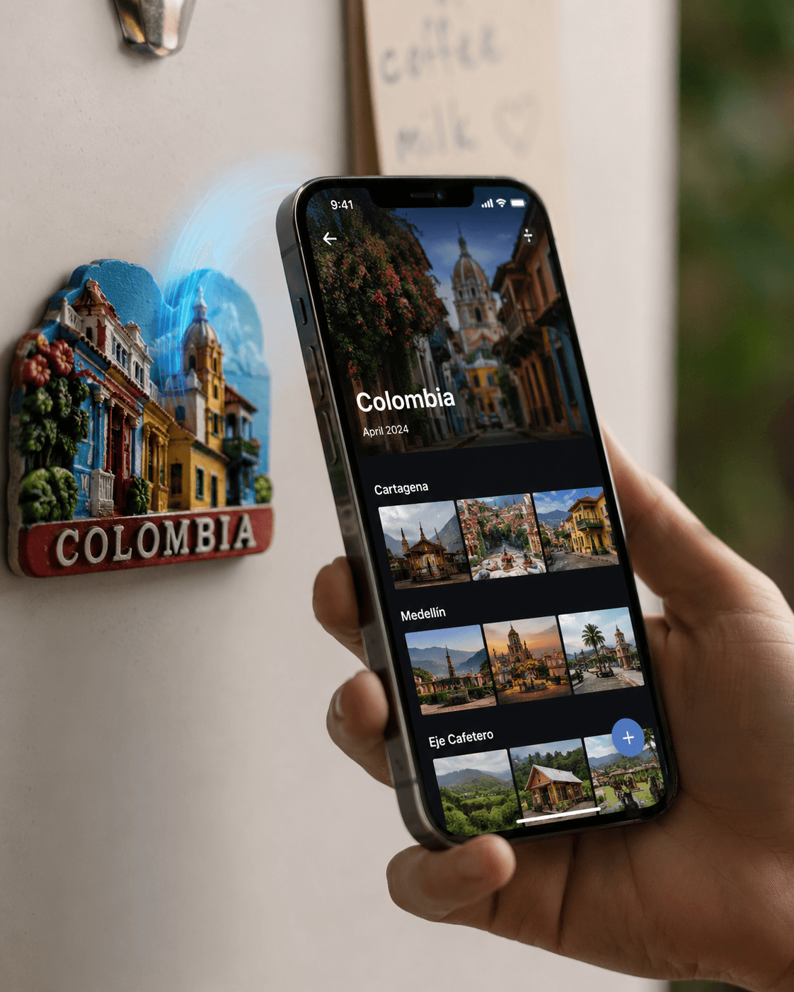 Imán Colombia en nevera con celular mostrando álbum digital